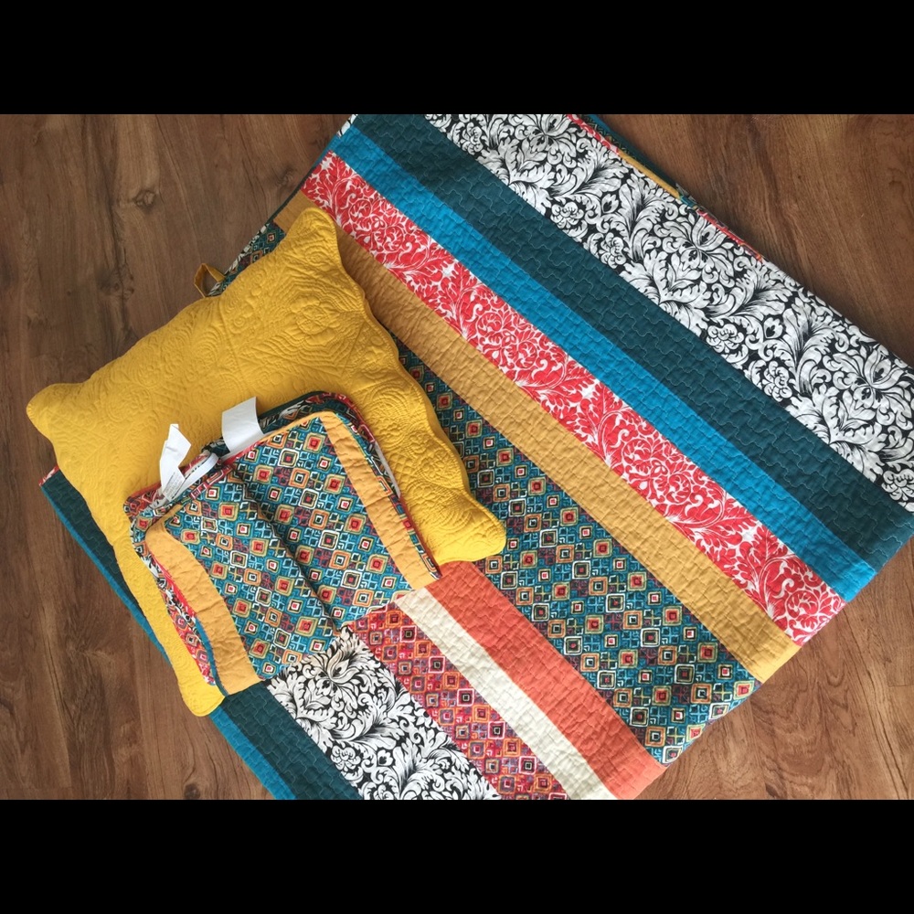 Full/Queen Bedding